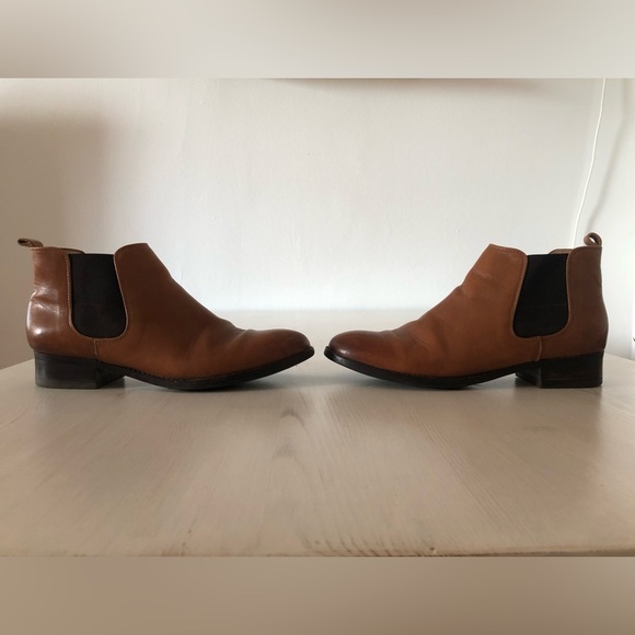 Clarks Leather Chelsea Boot - Picture 5 of 8